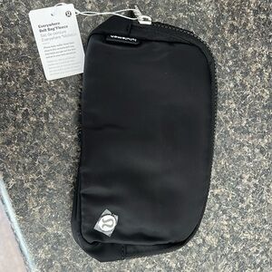 Lululemon Everywhere Belt Bag